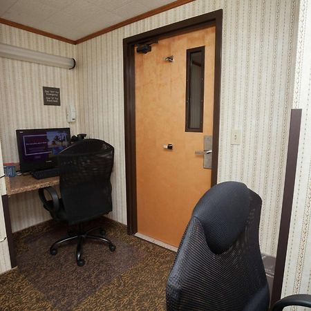 Hampton Inn Онеонта Экстерьер фото