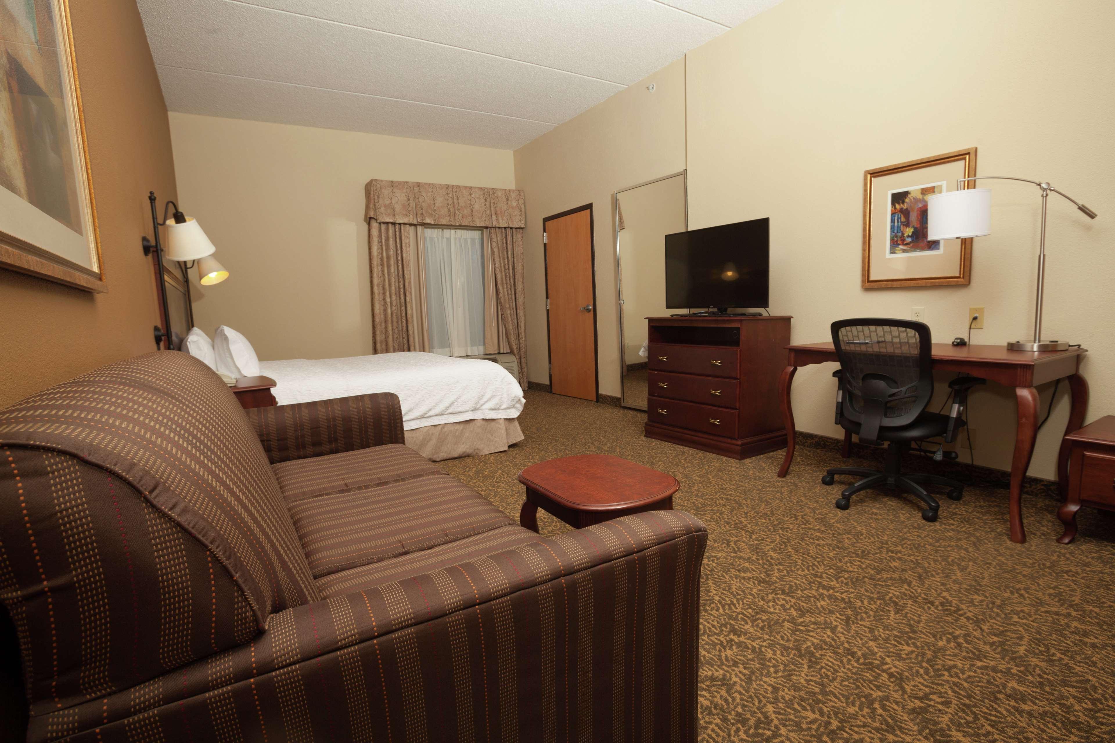 Hampton Inn Онеонта Экстерьер фото