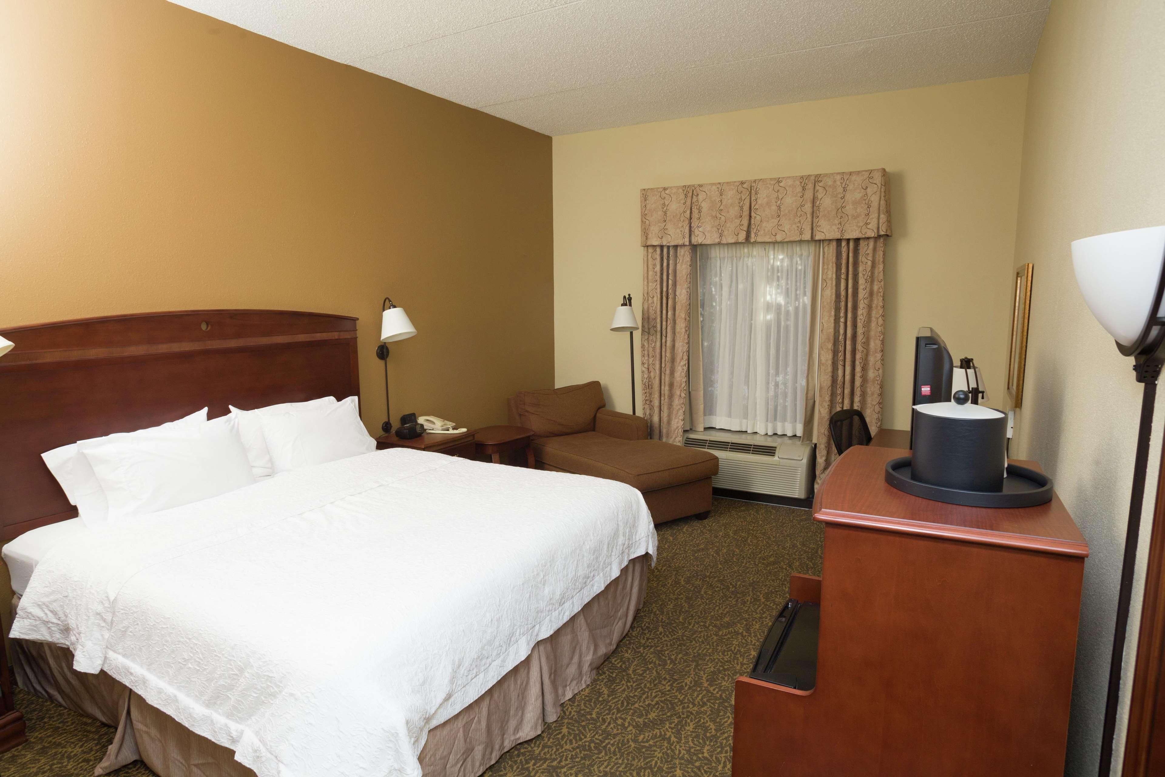 Hampton Inn Онеонта Экстерьер фото