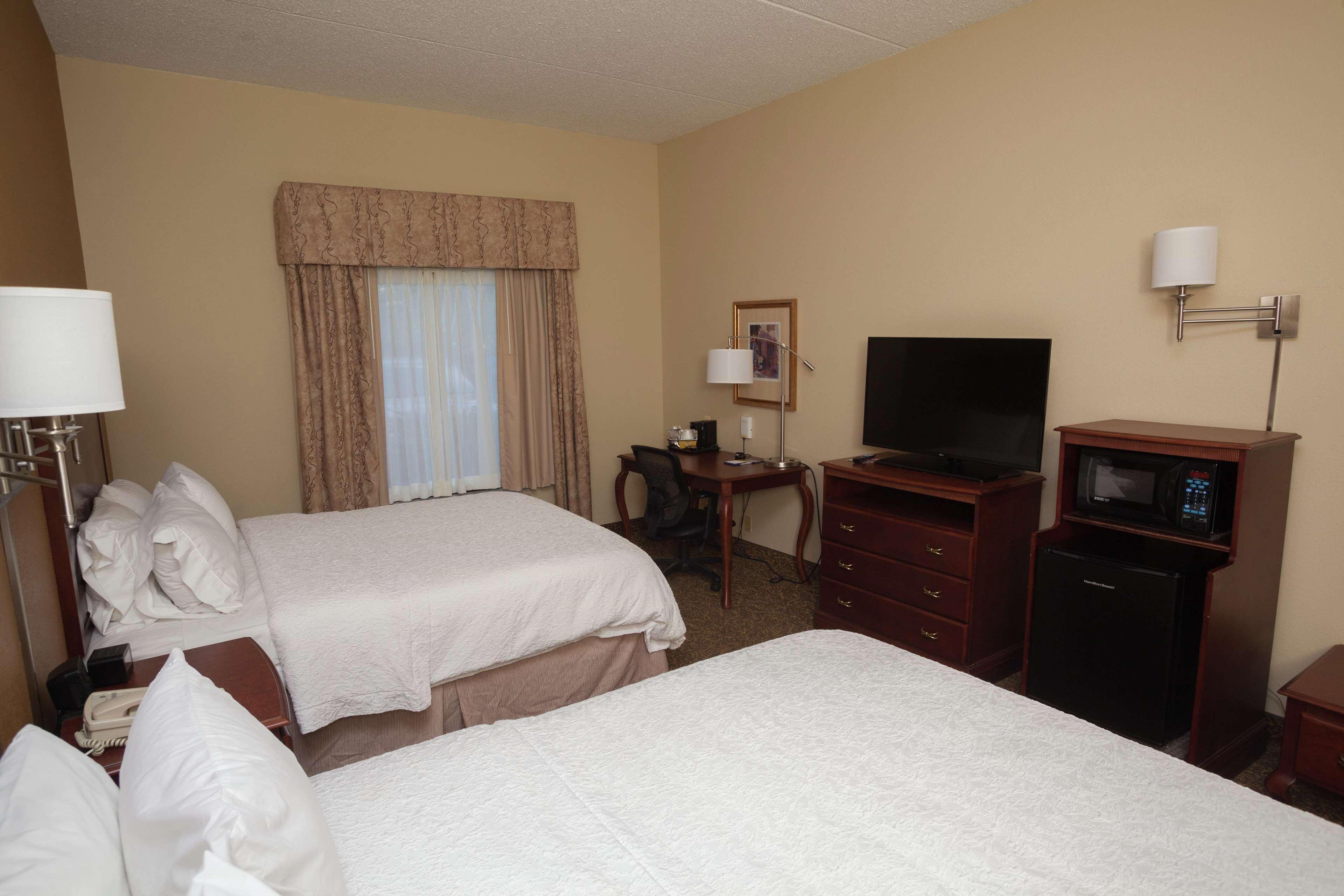 Hampton Inn Онеонта Экстерьер фото