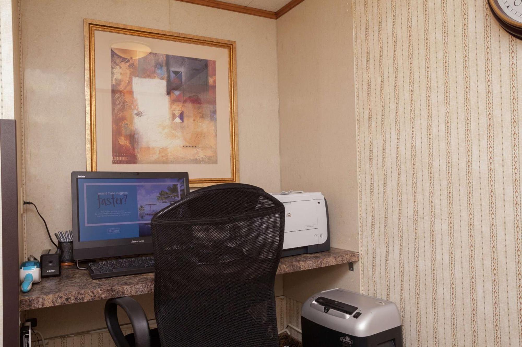 Hampton Inn Онеонта Экстерьер фото