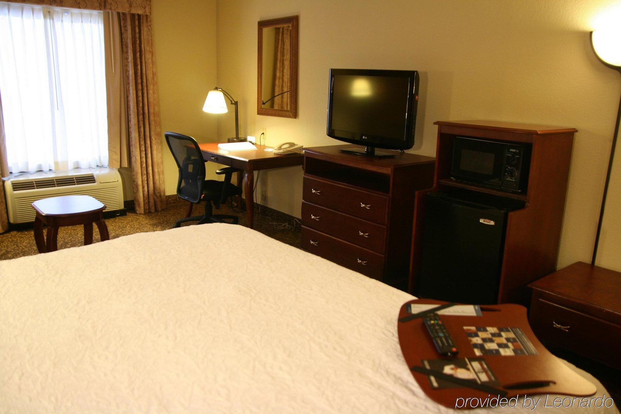 Hampton Inn Онеонта Экстерьер фото