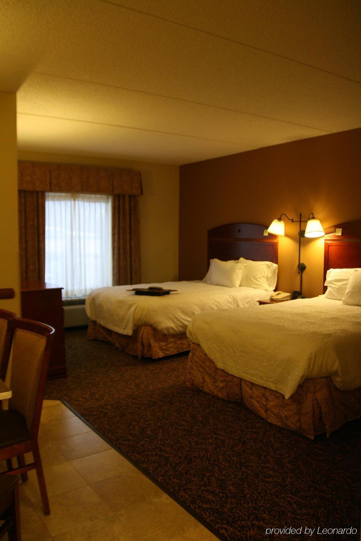 Hampton Inn Онеонта Экстерьер фото