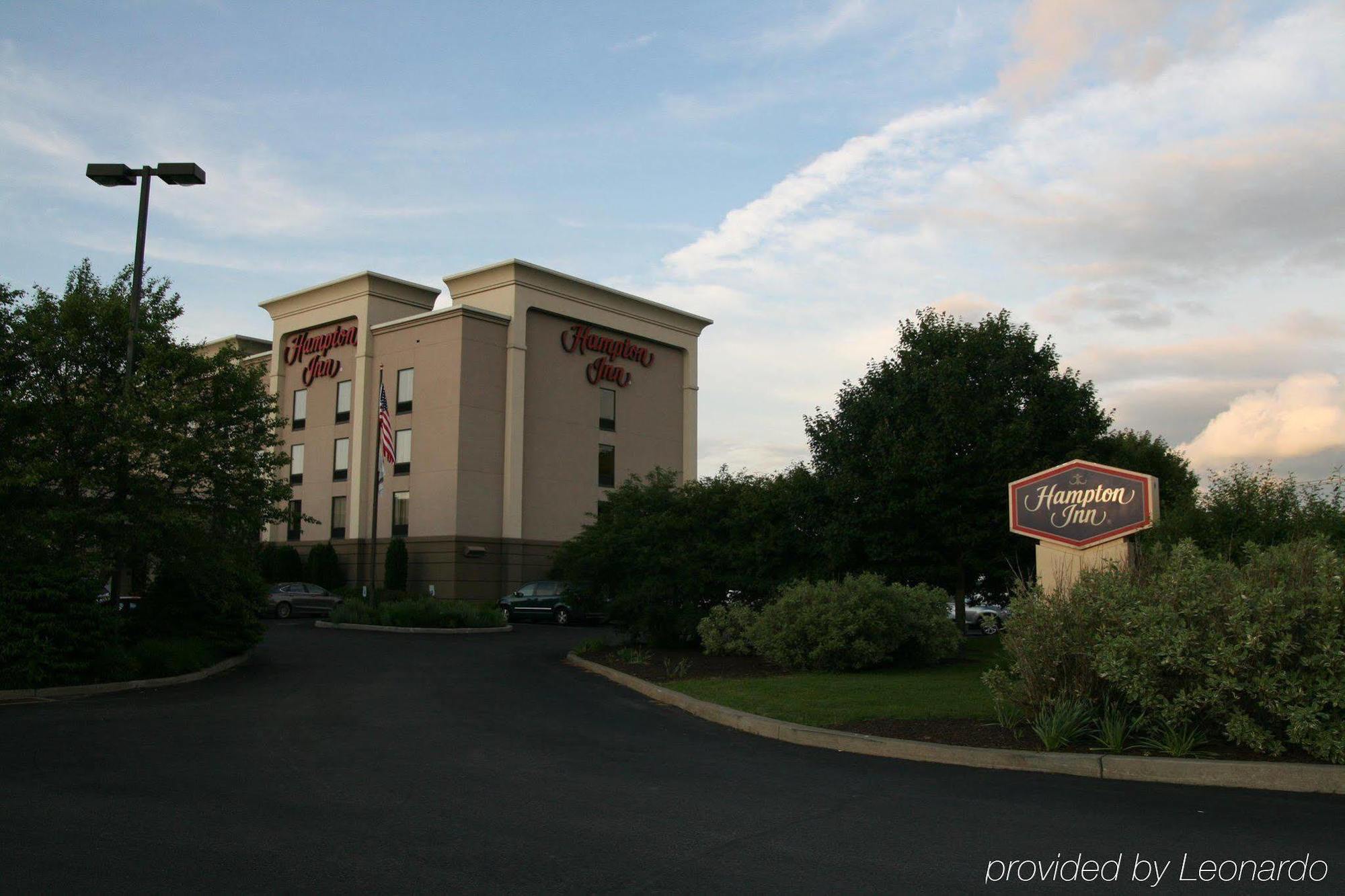 Hampton Inn Онеонта Экстерьер фото