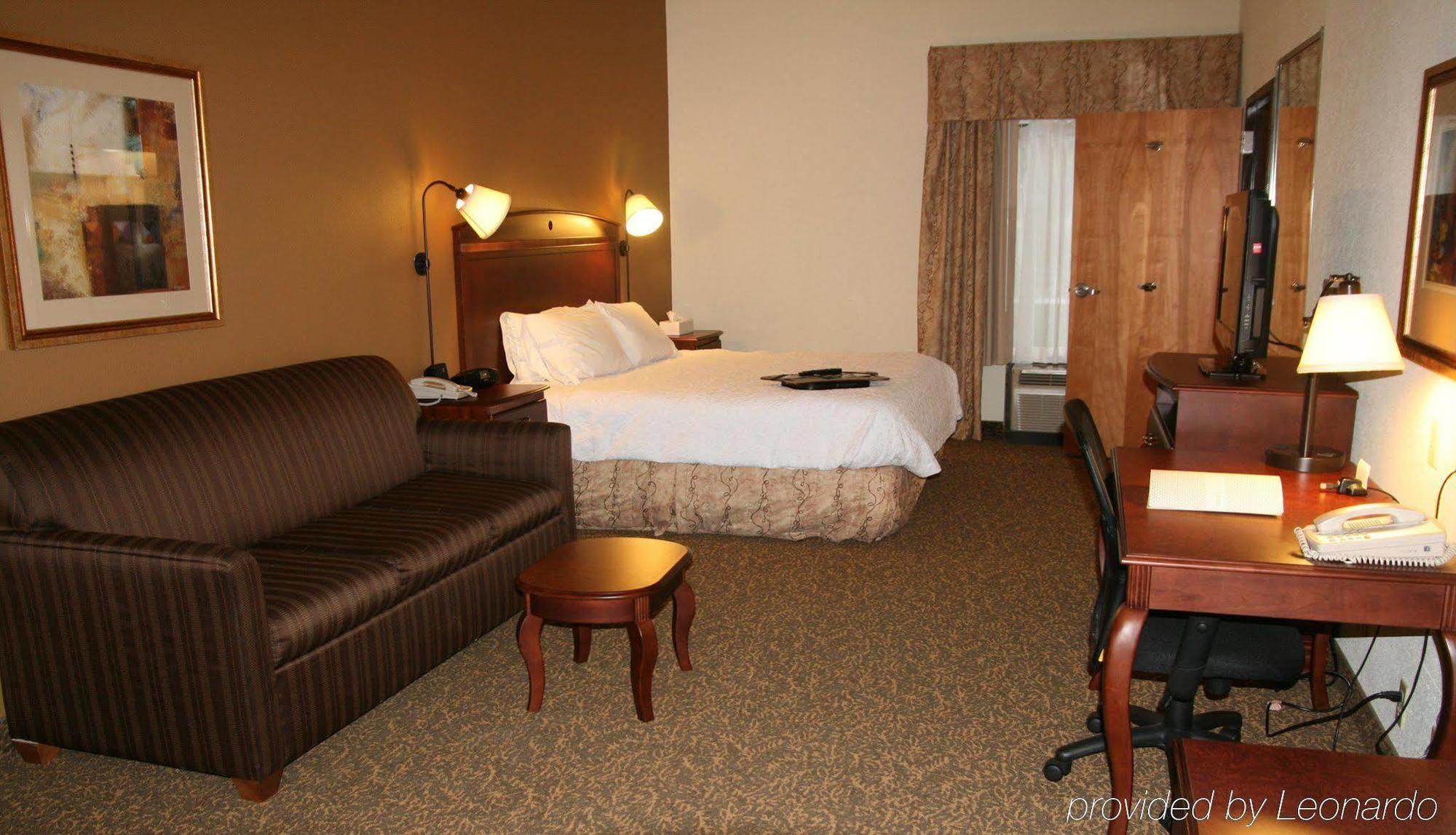 Hampton Inn Онеонта Экстерьер фото