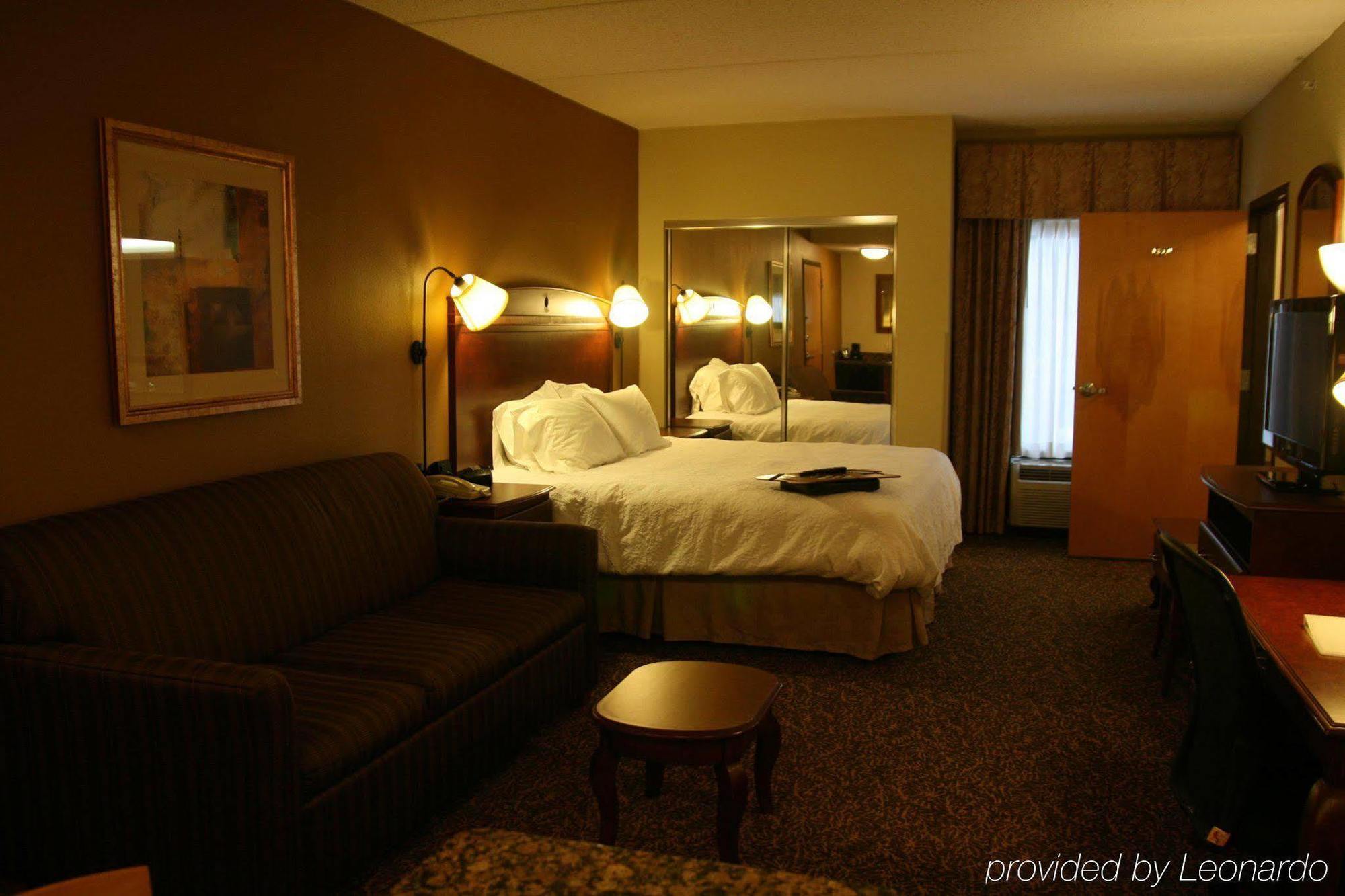 Hampton Inn Онеонта Экстерьер фото