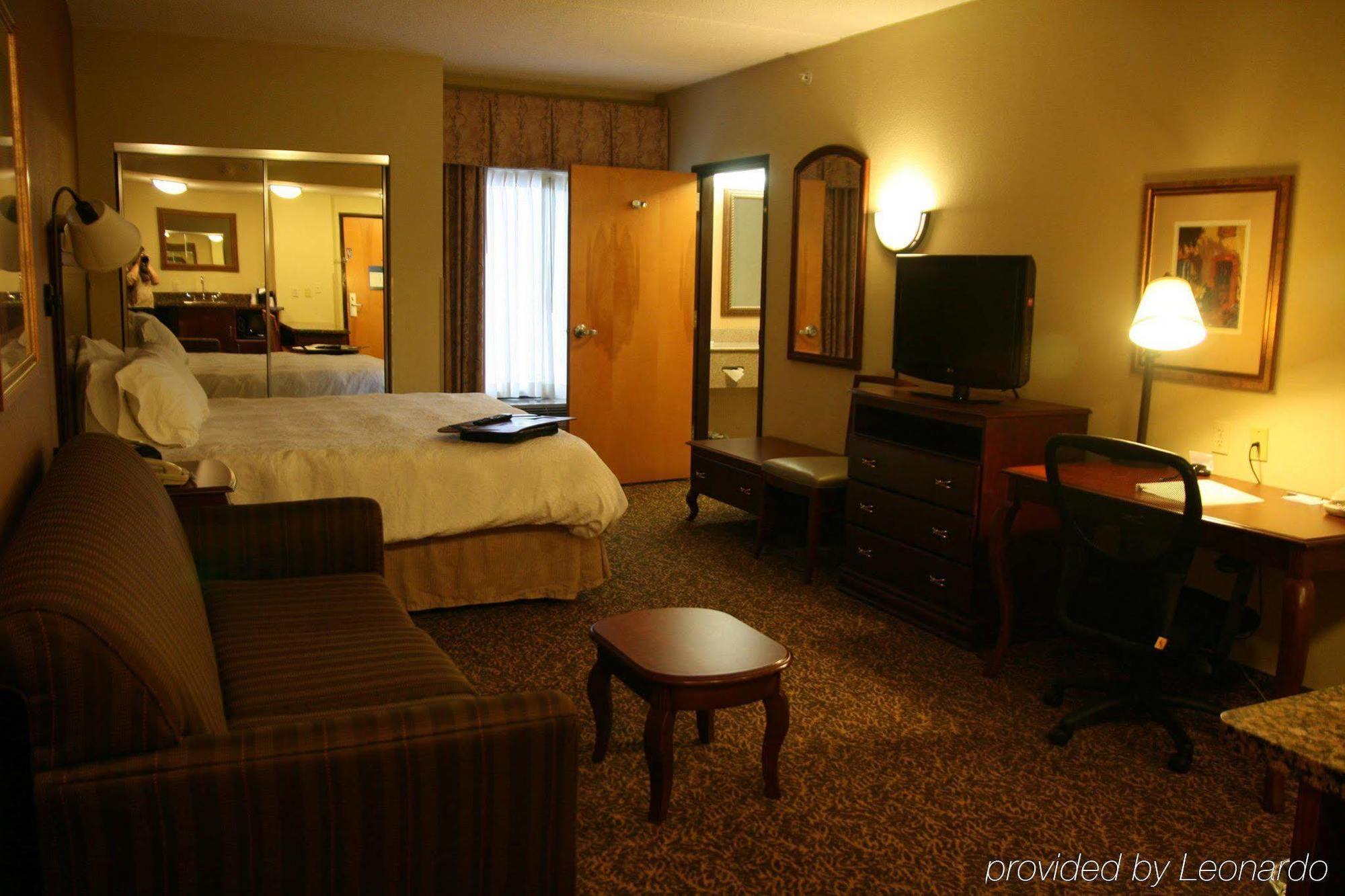 Hampton Inn Онеонта Экстерьер фото